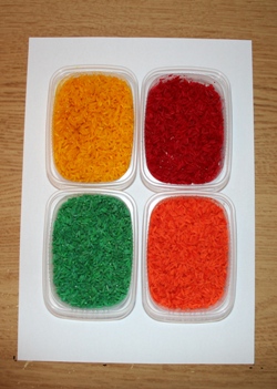 Vytvárame obrazce z farebnej ryže